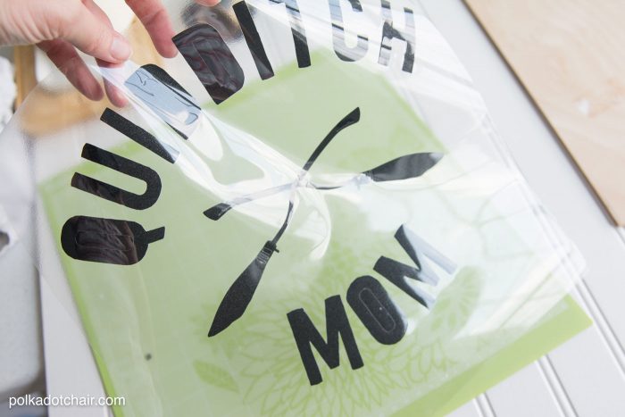 DIY "Quidditch Mom" tote bag project. She has a free download for the iron-on on her site! 