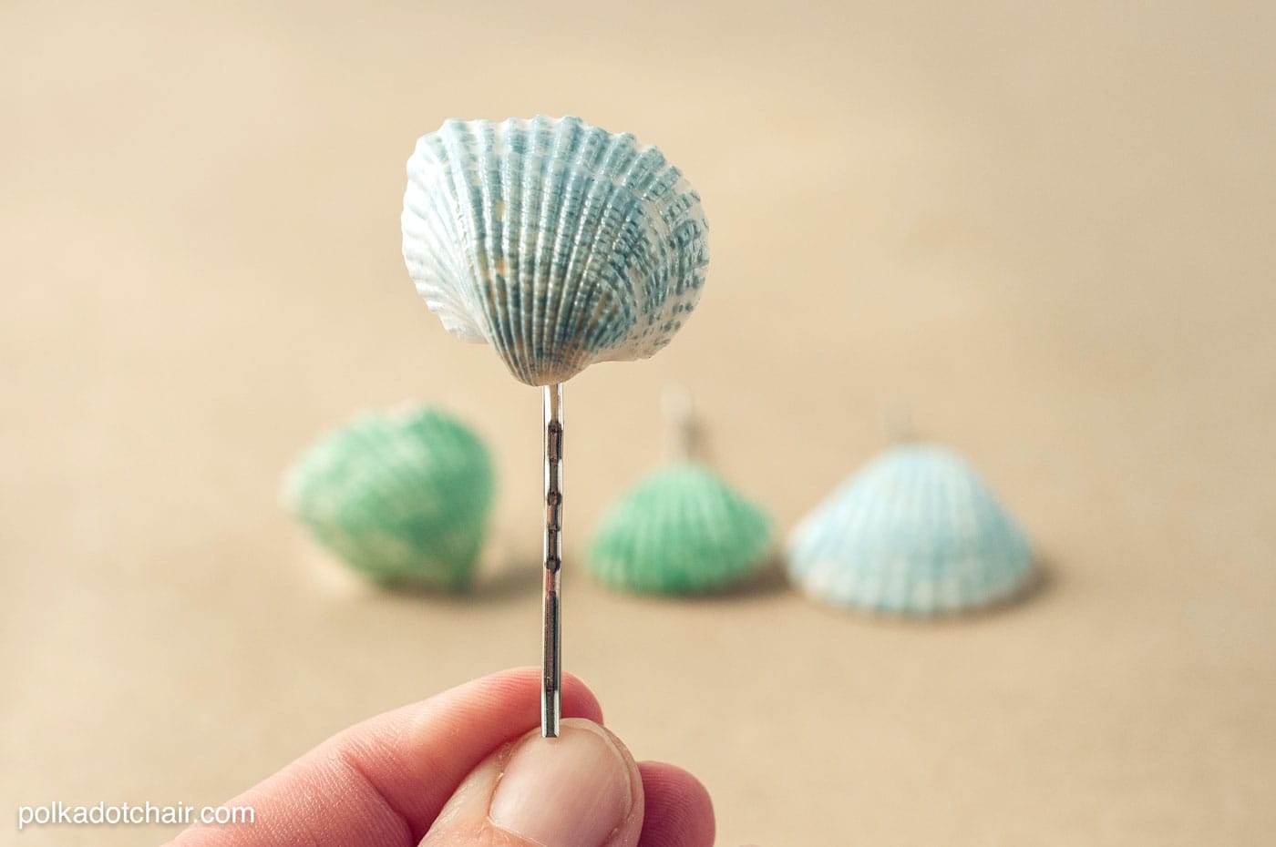 Seashell Craft Ideas and free printable gift tags. This craft idea would be great for kids especially on a rainy summer day