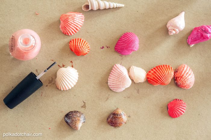 Seashell Craft Ideas and free printable gift tags. This craft idea would be great for kids especially on a rainy summer day