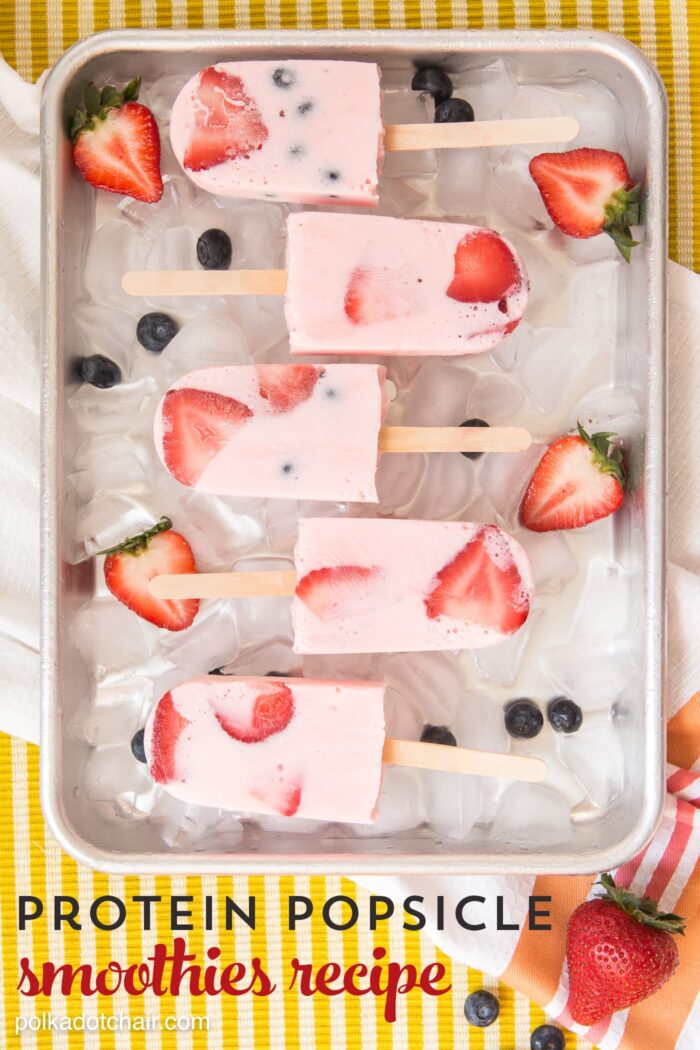 Recipe for Protein Smoothie Popsicles with fresh fruit 