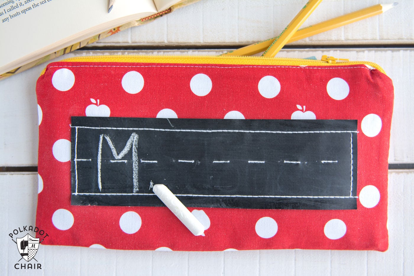 Cute pencil pouch sewing pattern, love the addition of chalkboard fabric to the front 