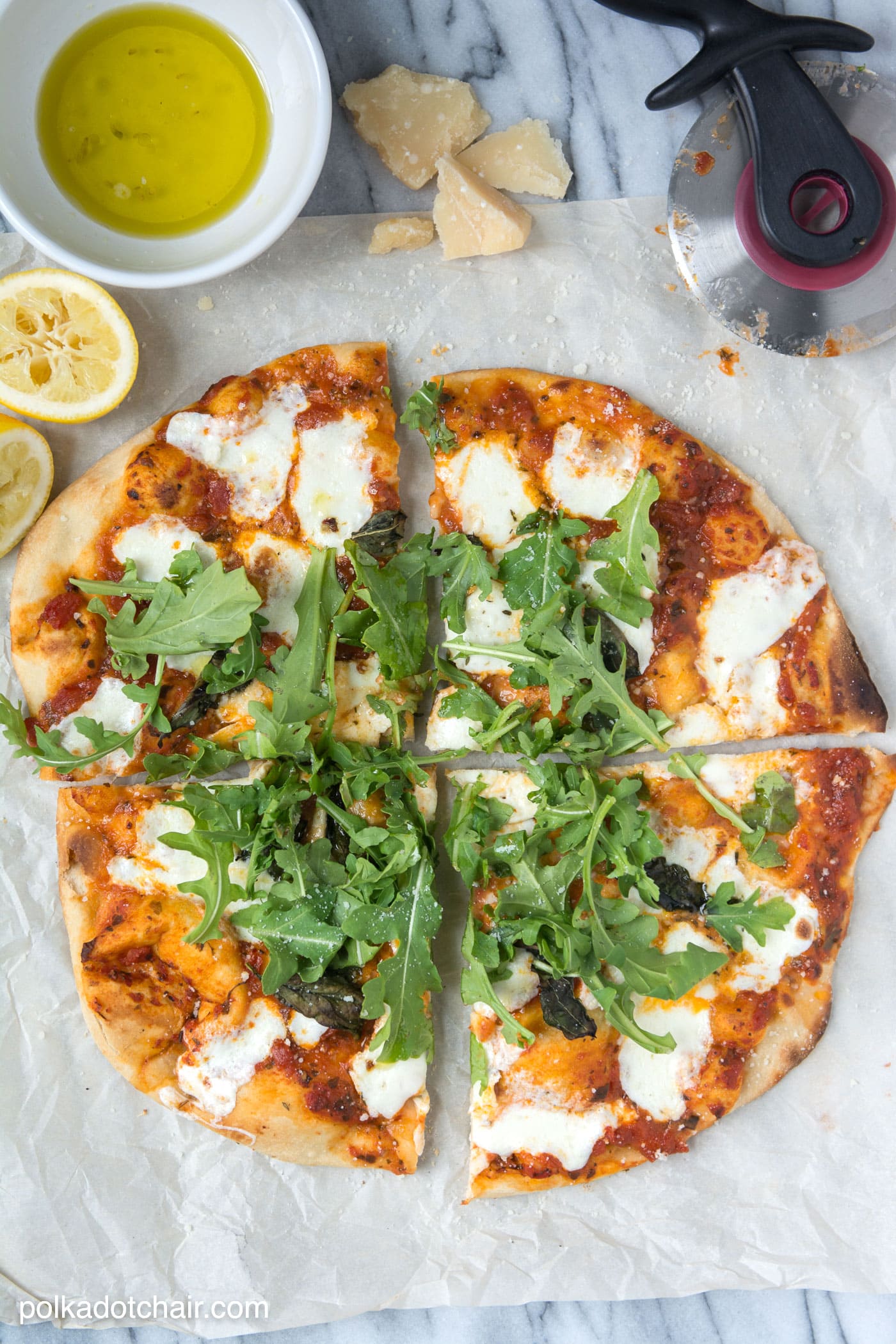 Recipe for home made Margherita Pizza with Arugula and Lemon