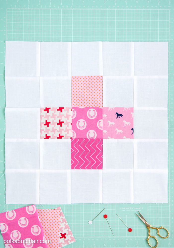 September Quilt Block of the Month: a tutorial for a Plus Block - join in the quilt along and make a quilt yourself in 12 easy steps. Just 1 block per month. 