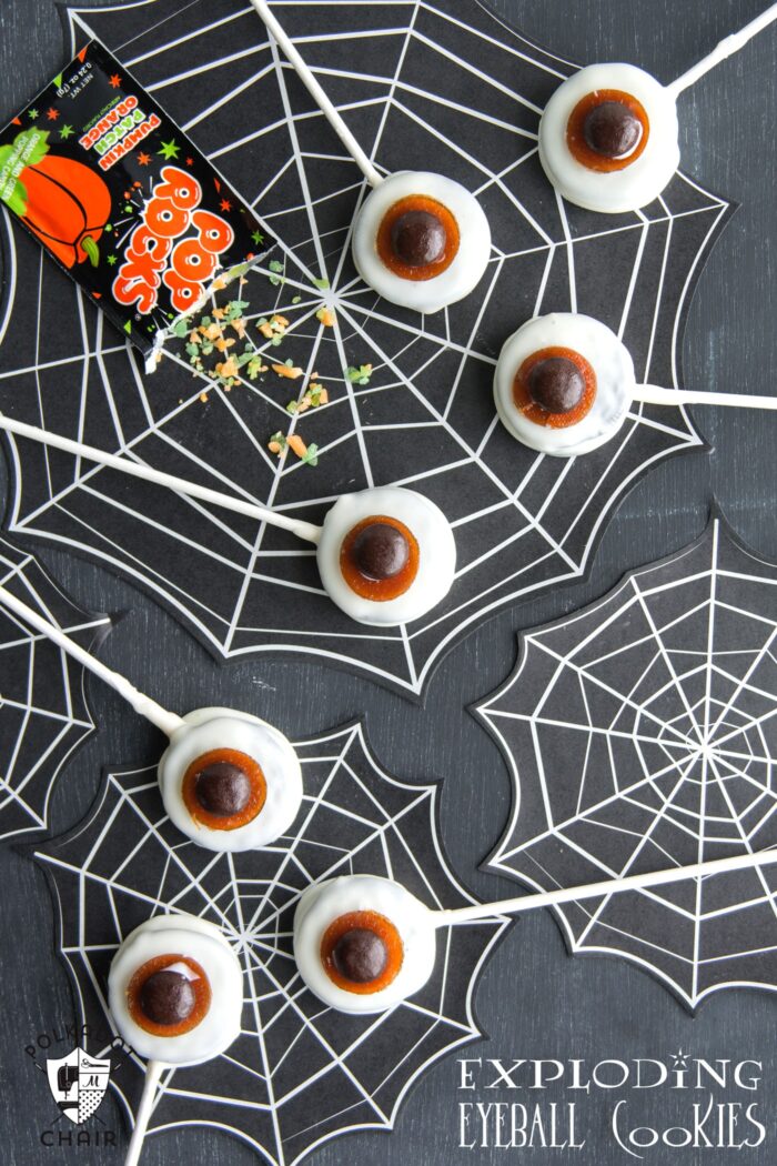 Harry Potter inspired Exploding Eyeball Cookies- they have pop rocks inside that "explode" when you eat them! So cute for Halloween Treats! 