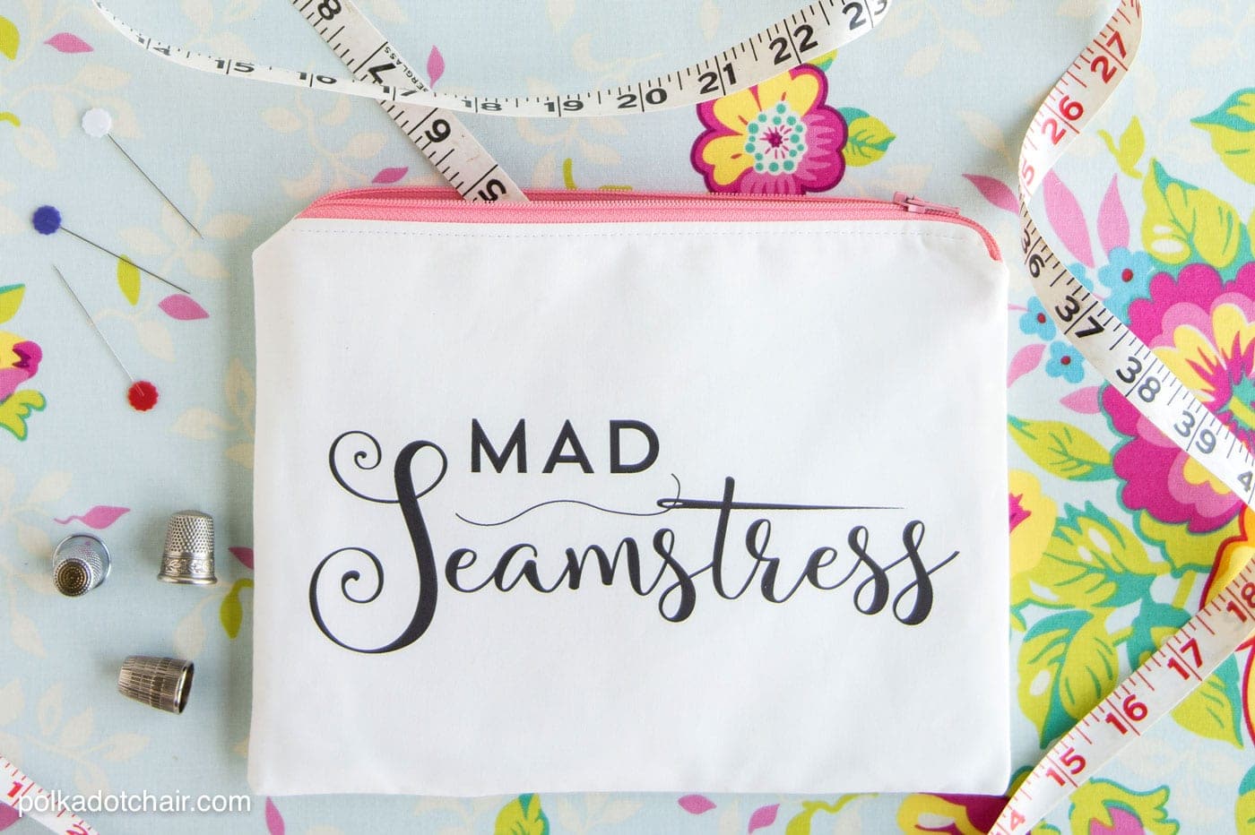 Sewing tutorial to make this "Mad Seamstress" zip pouch. You can download the image and print it at home on fabric yourself!