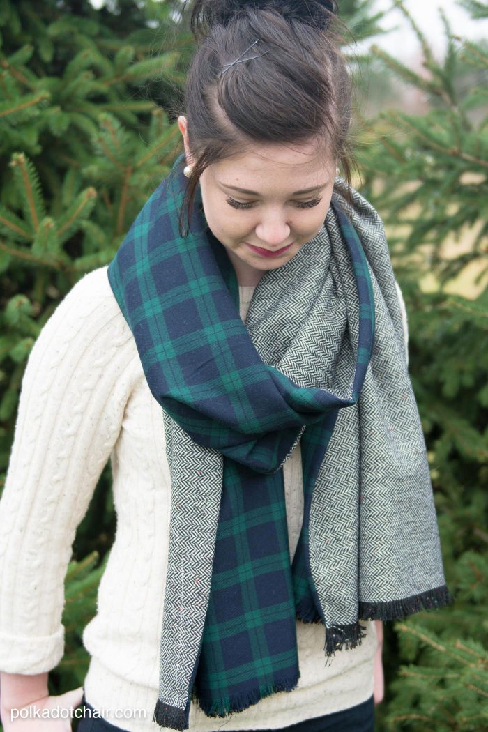 Free sewing pattern for DIY oversized winter wool scarf with fringe... looks so warm and cozy