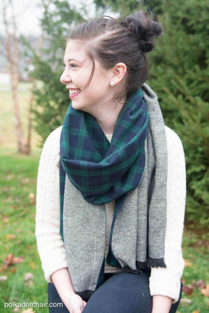 Free sewing pattern for DIY oversized winter wool scarf with fringe... looks so warm and cozy