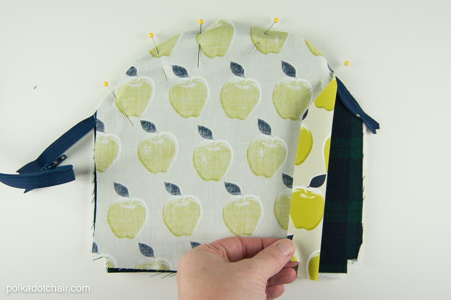 Curved Zip Pouch Sewing Pattern by Melissa Mortenson of polkadotchair.com 