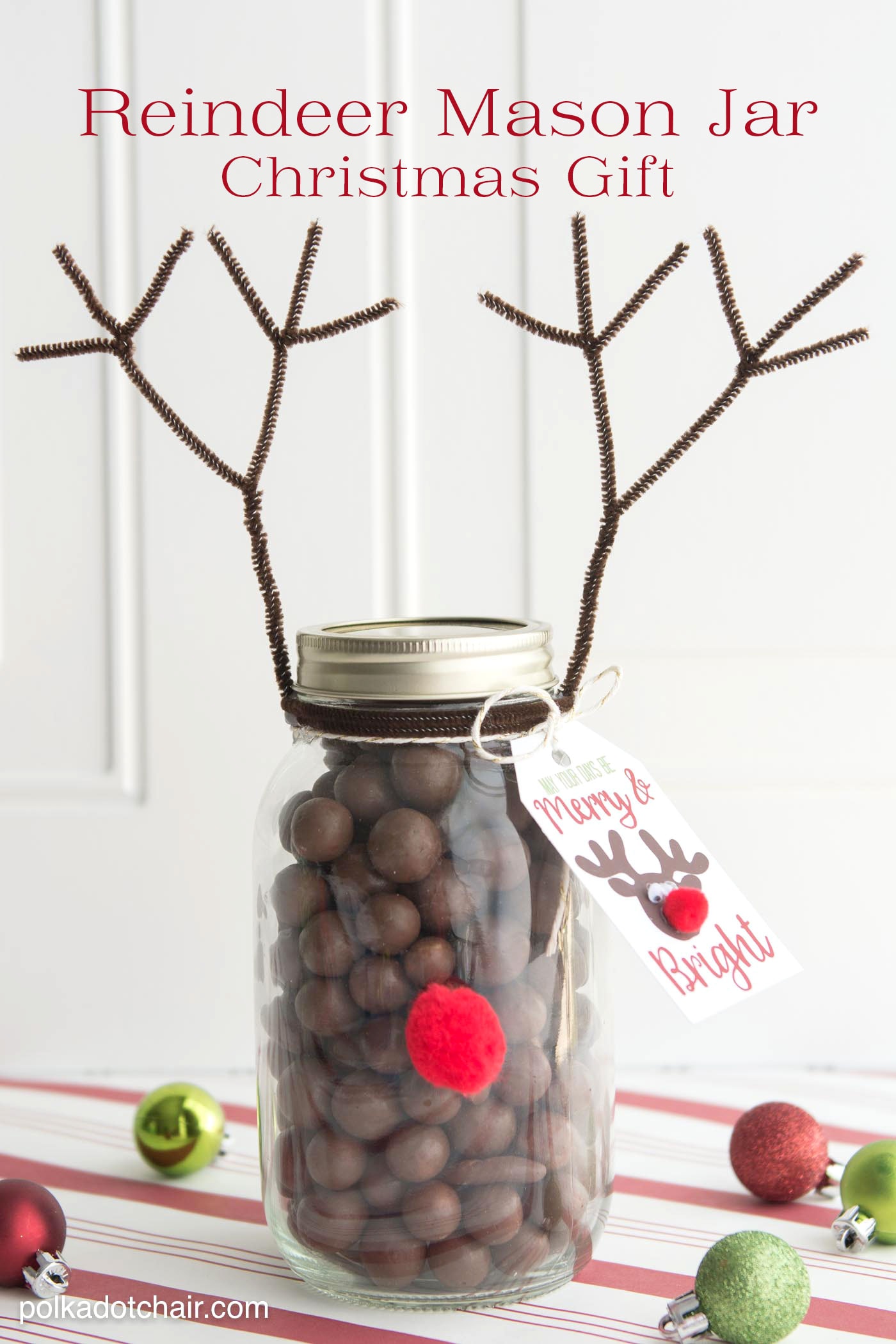 Reindeer Mason Jar Christmas Gift idea, so cute and easy. Would make a fun neighbor or teacher gift!