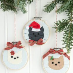 DIY Cat Embroidery Hoop Christmas Ornaments with instructions and free sewing pattern on polkadotchair.com