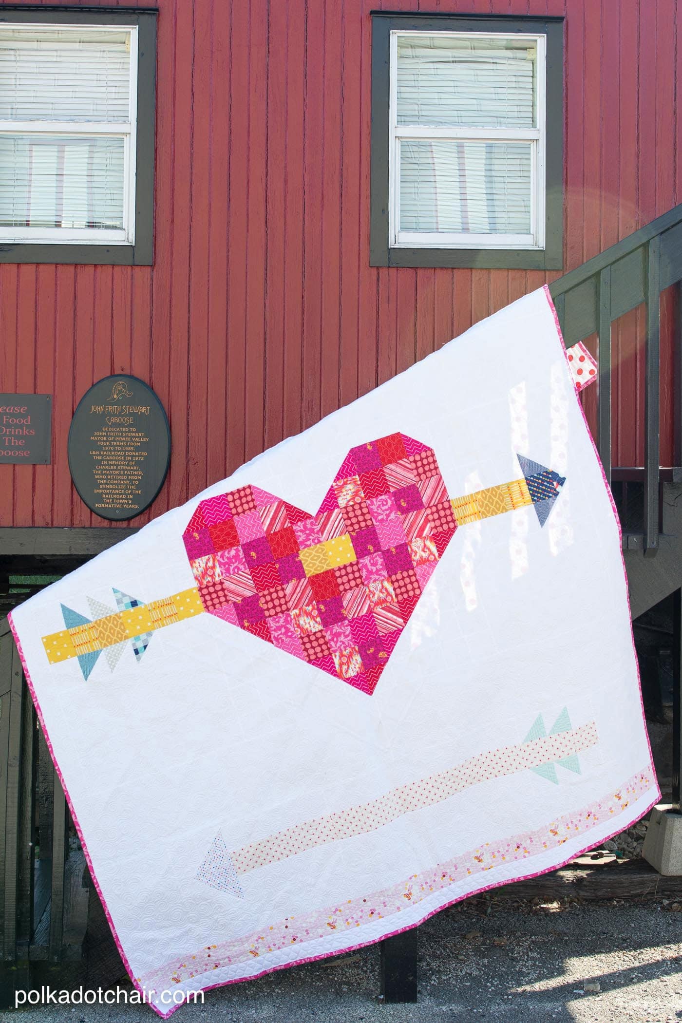 Cupid's Arrow Quilt Pattern, a patchwork heart and arrow quilt pattern - great for Valentine's Day sewing 