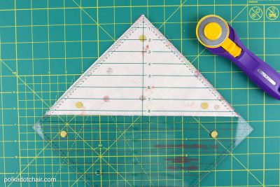 Tips and tricks to help you when you're constructing quilt blocks. Things like how to stay organized and how to trim HST blocks accurately.