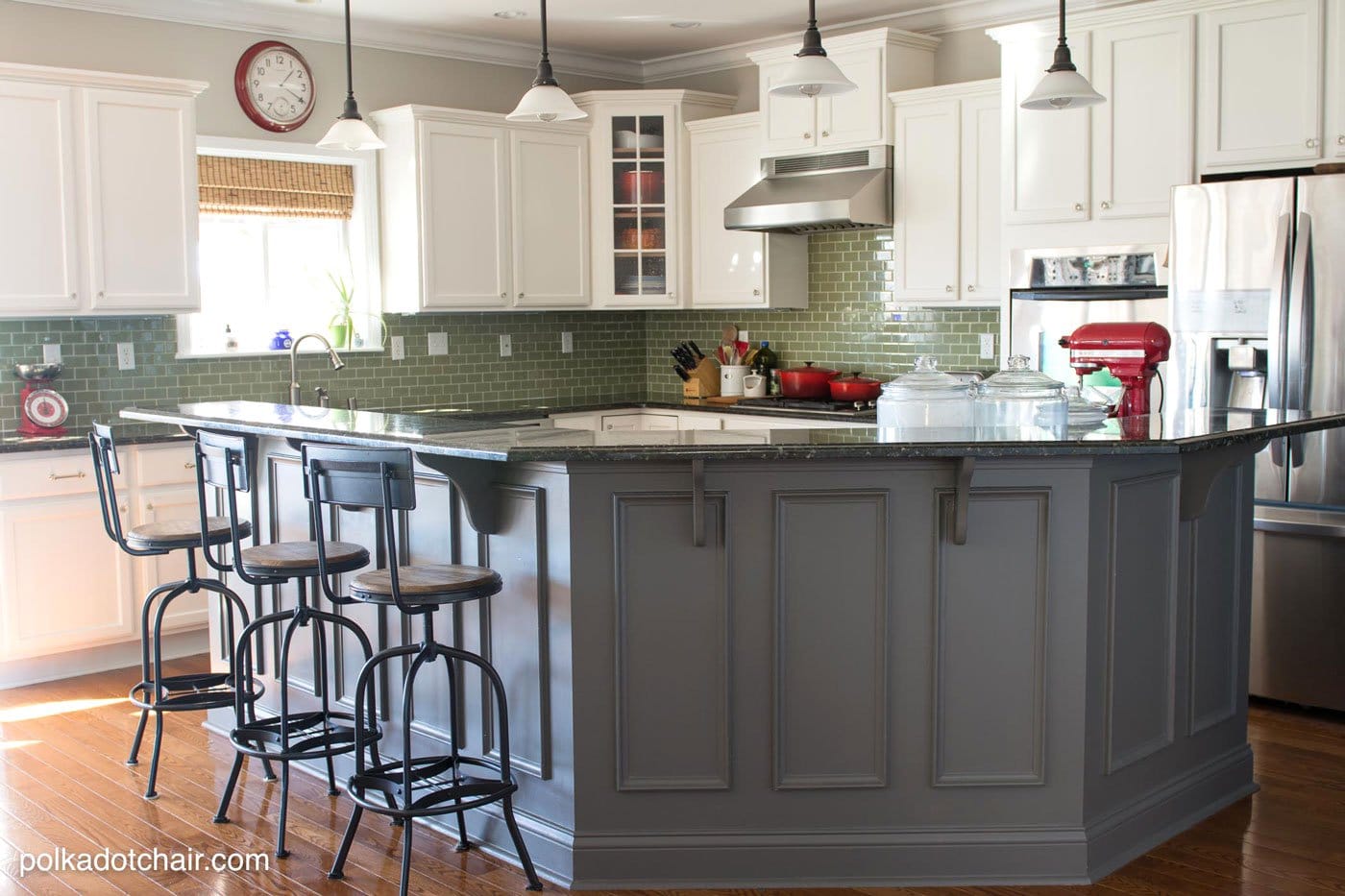 Before and After Photos of a Kitchen that had it's Cabinets Painted White- lots of great ideas for decorating a farmhouse style kitchen!