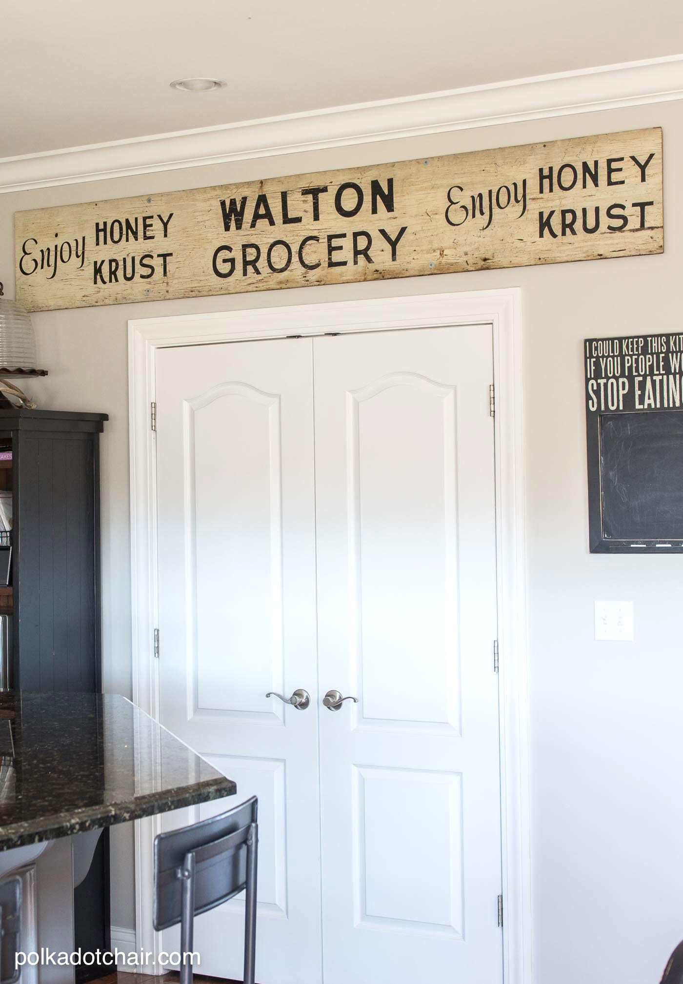 Before and After Photos of a Kitchen that had it's Cabinets Painted White- lots of great ideas for decorating a farmhouse style kitchen!