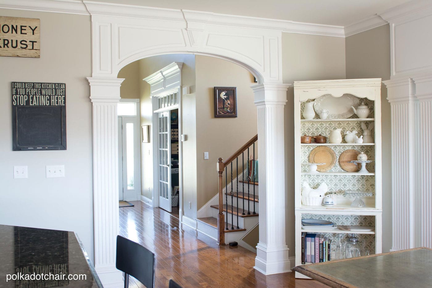 Before and After Photos of a Kitchen that had it's Cabinets Painted White- lots of great ideas for decorating a farmhouse style kitchen!