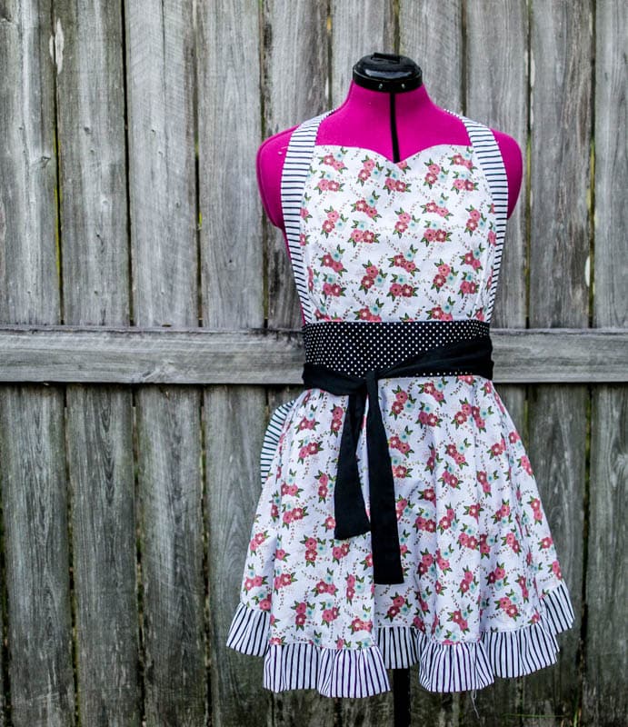 Apron Sewing Pattern and Tutorial by Sew Can She