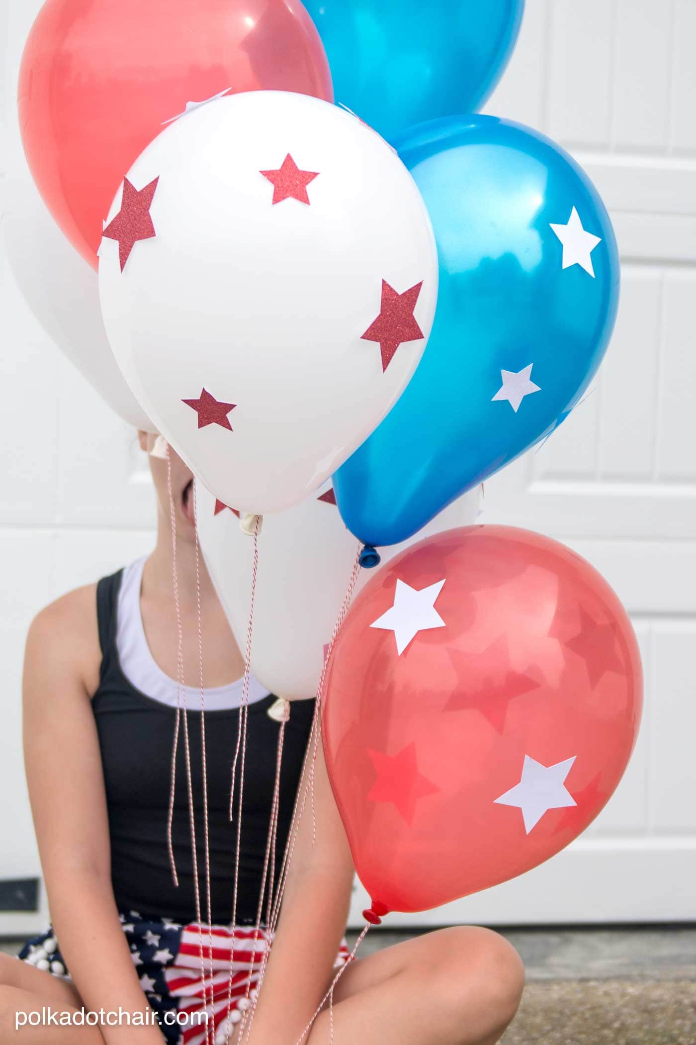 How to make Star Spangled 4th of July Balloons, what a cute idea for a 4th of July BBQ!