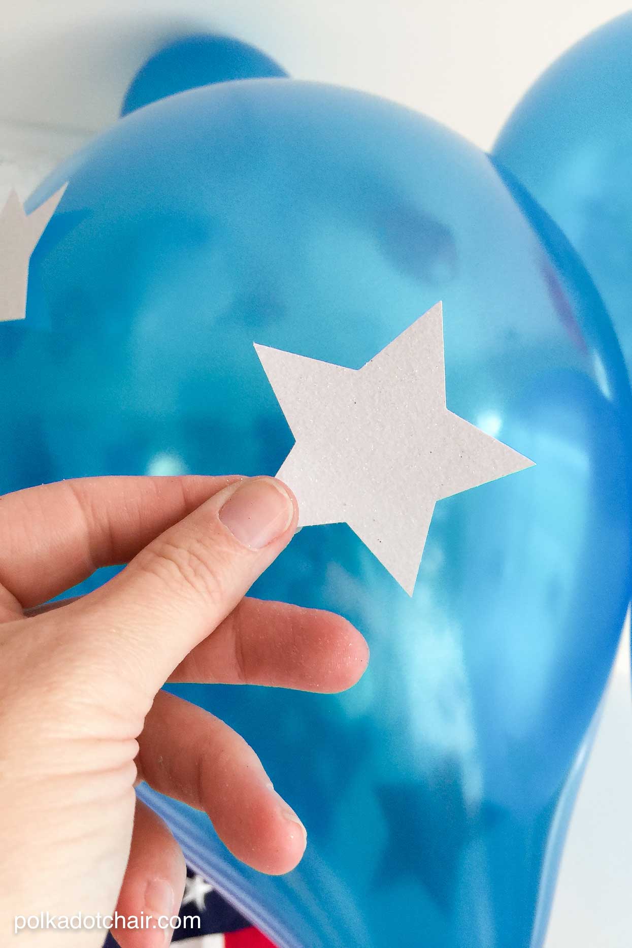 How to make Star Spangled 4th of July Balloons, what a cute idea for a 4th of July BBQ!