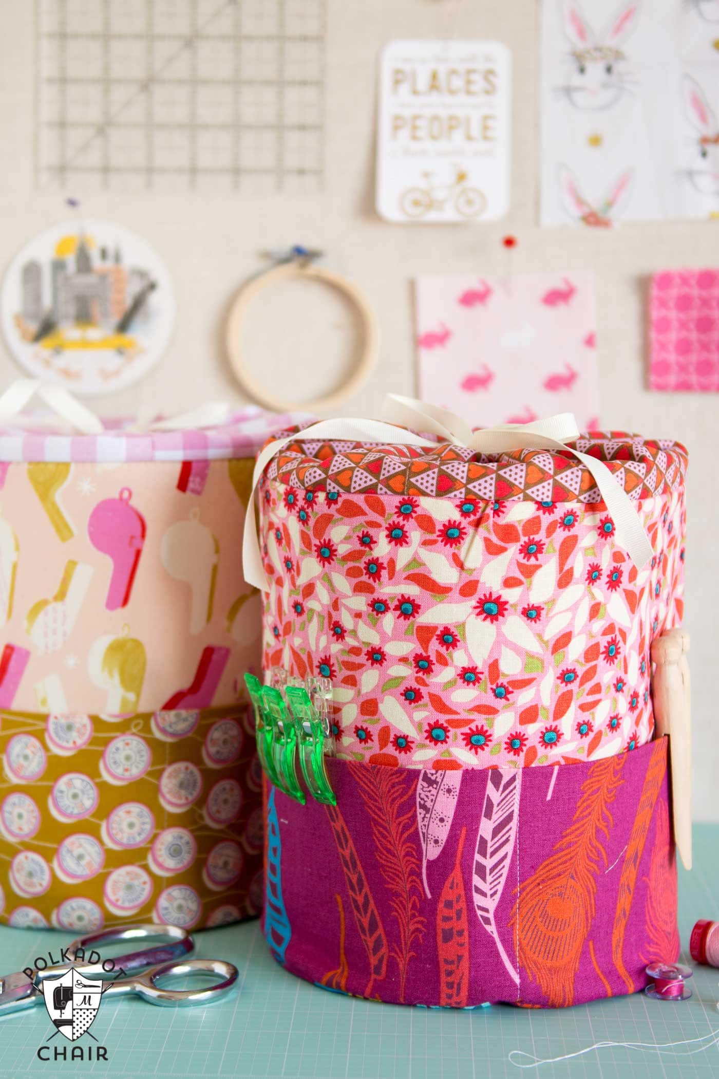 Sewing Pattern for DIY Padded storage bins, you can make them in 3 different sizes - love the outside pocket!