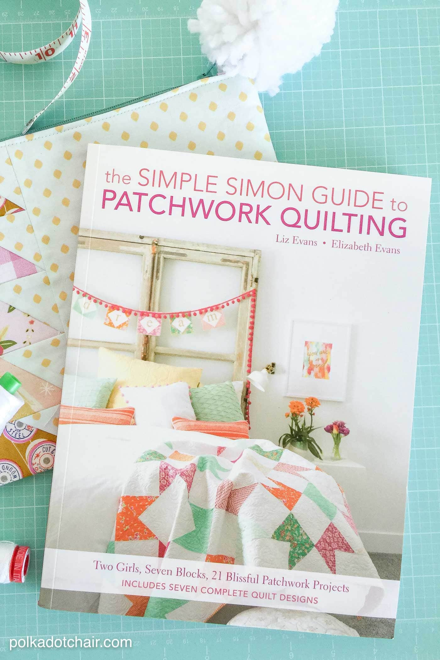 How to make a Flying Geese Zippered Pouch and a review of the Simple Simon Guide to Patchwork Quilting
