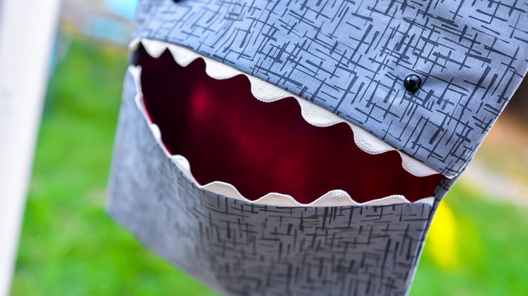 DIY Shark Clothespin Holder by Hey Let's Make Stuff - a free sewing pattern for a clothespin bag