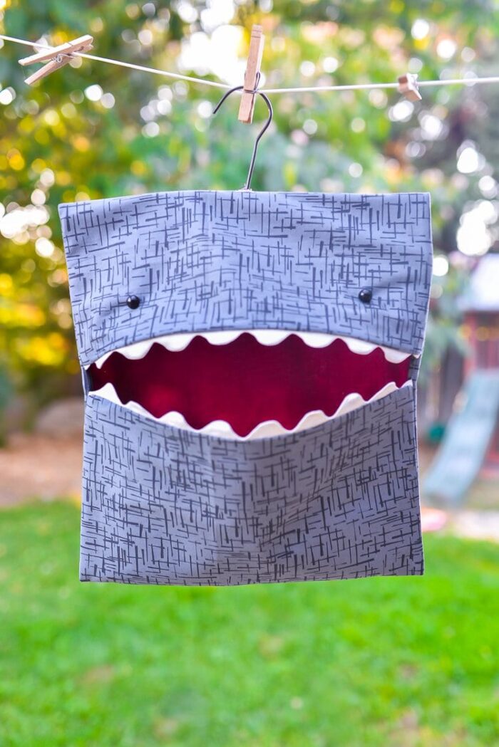 DIY Shark Clothespin Holder by Hey Let's Make Stuff - a free sewing pattern for a clothespin holder