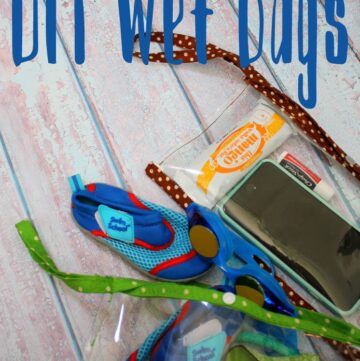 How to sew a vinyl wet bag; great way to keep your summer pool bag organized and clean!