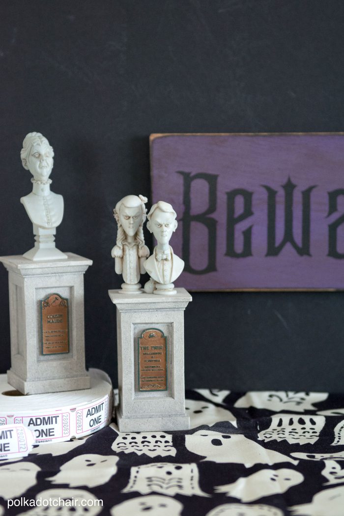 How to make your own Wood Halloween Sign; A cute "Beware of Hitchhiking Ghosts" Haunted Mansion Inspired DIY Project!