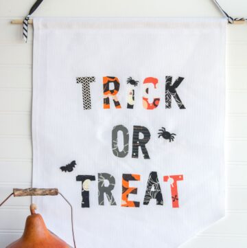DIY Trick or Treat Halloween Banner- so easy to make it's no sew, site includes a free pattern for the lettering