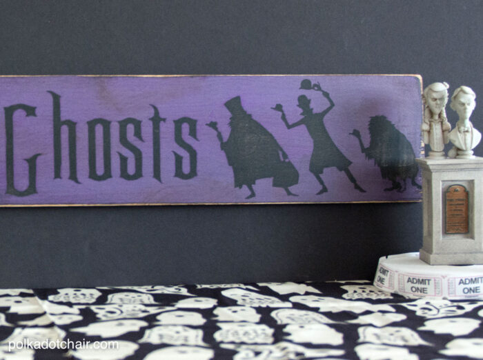 How to make your own Wood Halloween Sign; A cute "Beware of Hitchhiking Ghosts" Haunted Mansion Inspired DIY Project!