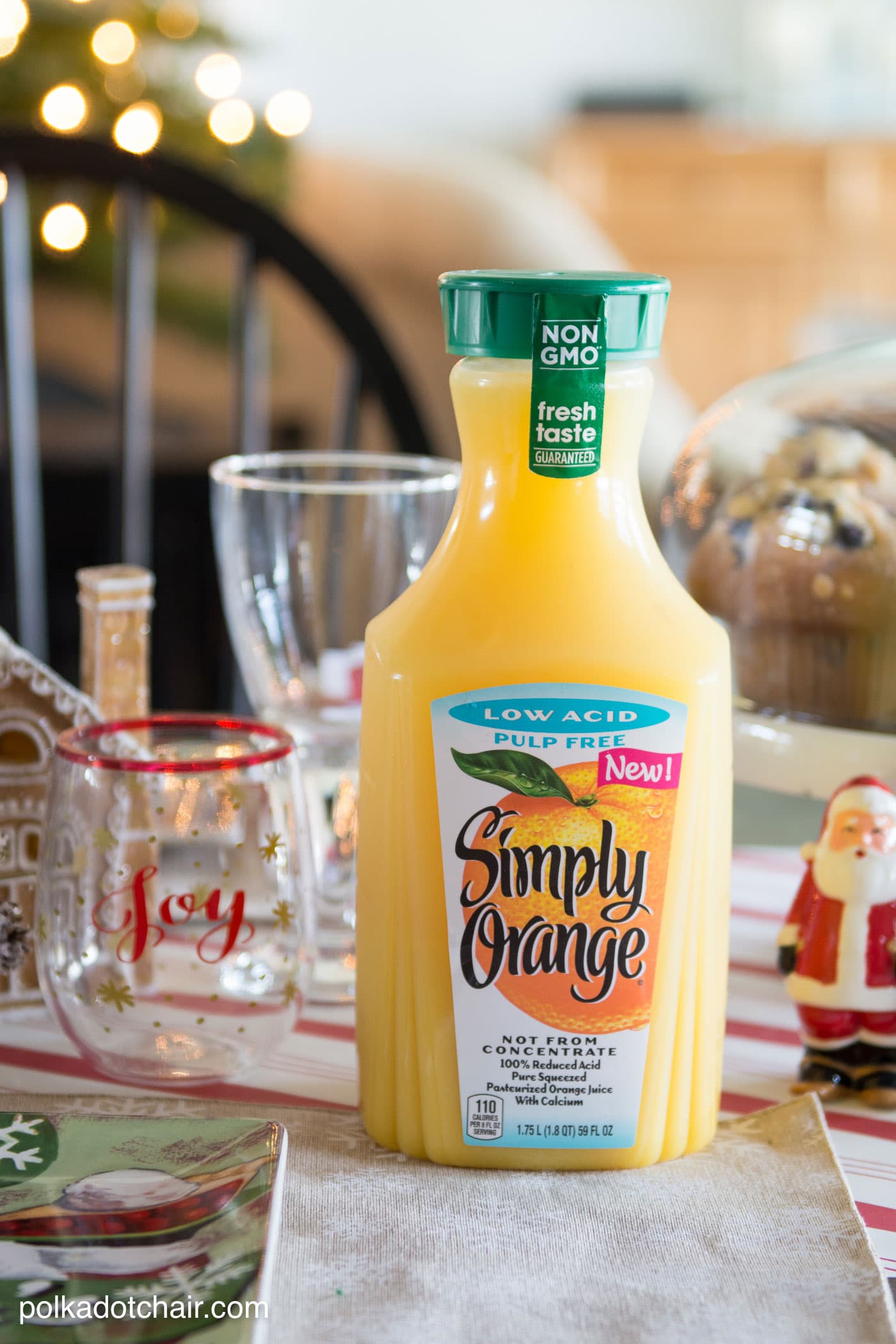 Recipe for a Vanilla Orange Slush, a perfect Christmas morning drink. Plus lots of other cute ideas for table setting and decorating ideas for Christmas morning breakfast