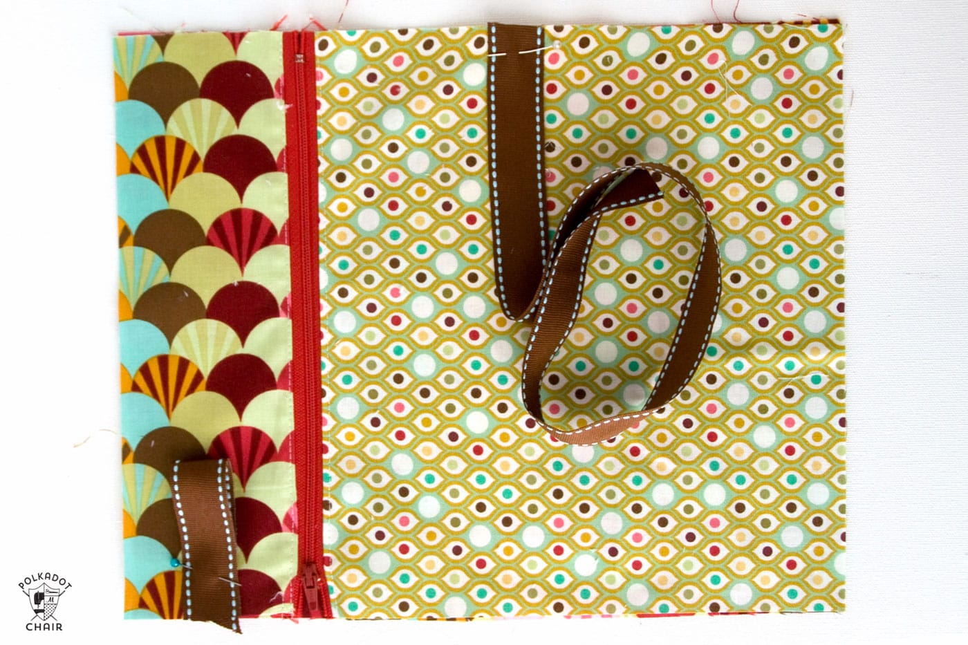 Tutorial for a padded ipad or tablet case. A free ipad case sewing pattern available on polkadotchair.com