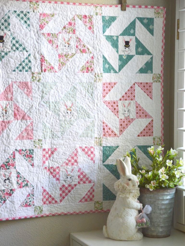 Snuggle Bunny Quilt Pattern by Amanda of JediCraftGirl.com - a free Spring Mini Quilt Pattern !