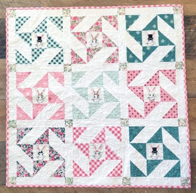 Snuggle Bunny Quilt Pattern by Amanda of JediCraftGirl.com - a free Spring Mini Quilt Pattern !