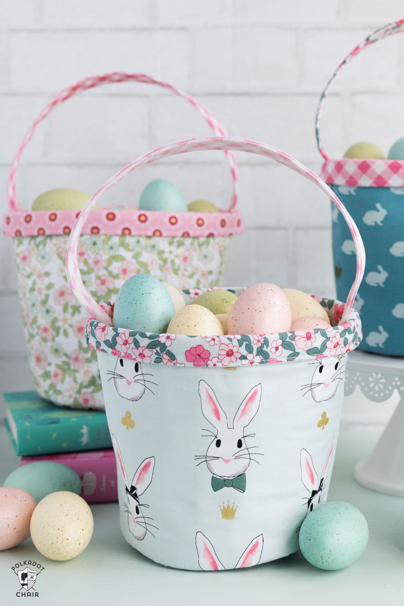Free Easter Basket sewing tutorial - a cute little fabric basket perfect for Spring!