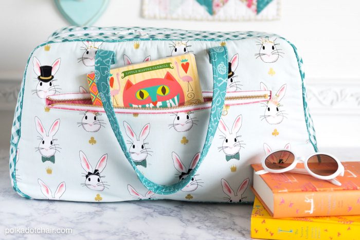 Learn how to make this cute weekend travel bag in an online video class! Features Retro Travel Bag sewing pattern by Melissa Mortenson