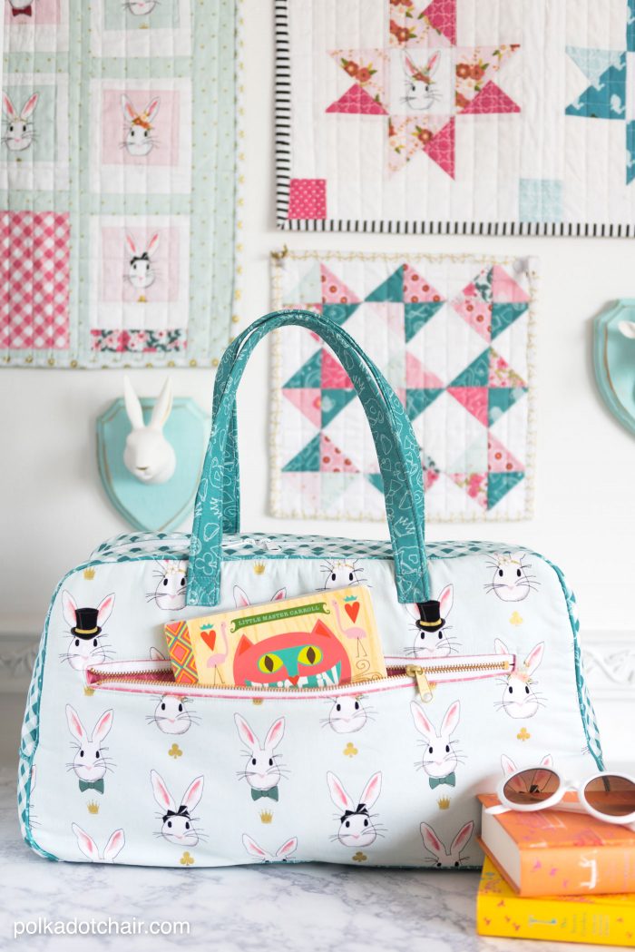 Learn how to make this cute weekend travel bag in an online video class! Features Retro Travel Bag sewing pattern by Melissa Mortenson