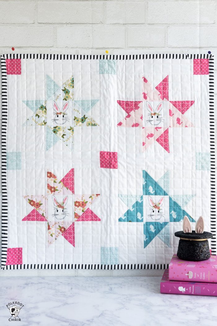 Super cute Wonderland themed Mini Quilt Patterns- these would be so cute as wall hangings in a little girls room or as a baby doll quilt!