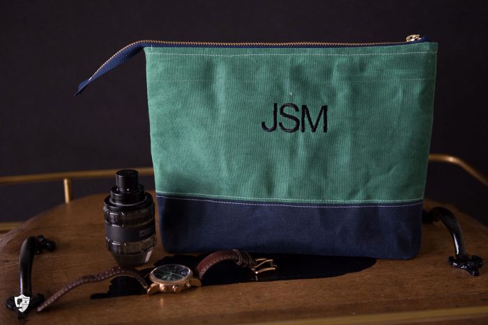 Free sewing pattern for a monogrammed travel bag. Such a great DIY gift for a guy or a Dad. -- Waxed Canvas Travel Bag Pattern