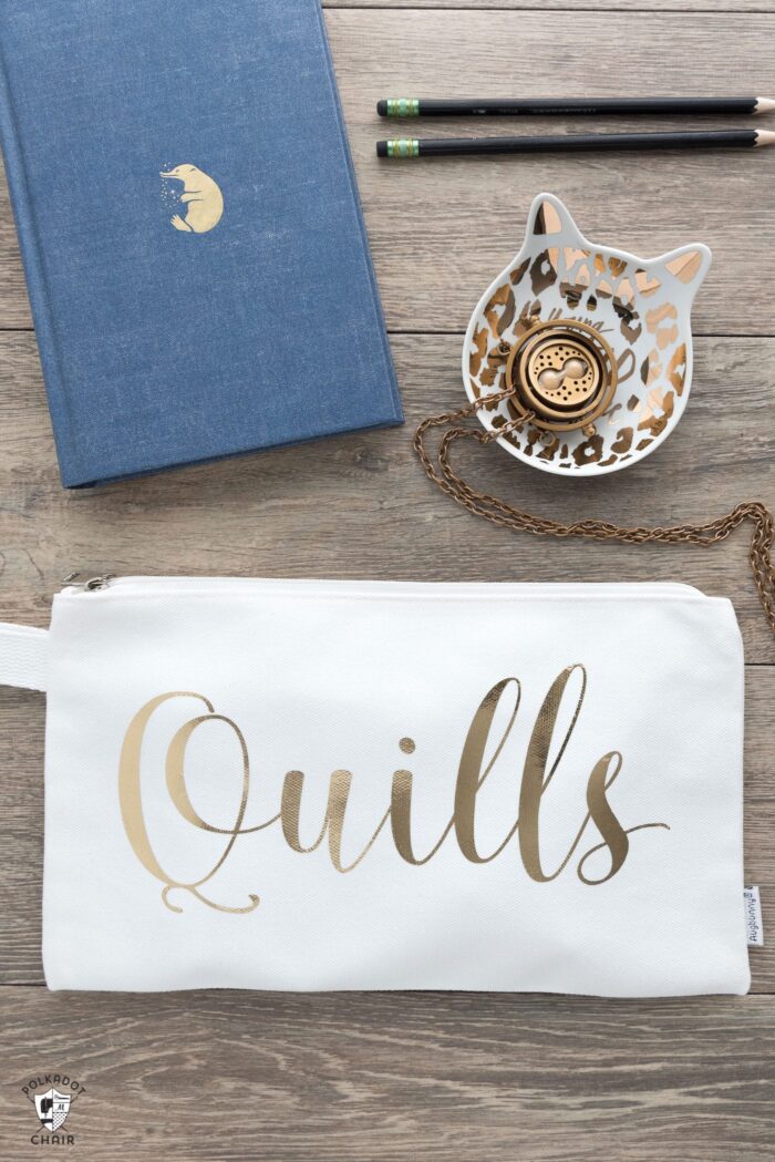 Cute DIY Harry Potter pencil pouches. Easy to make DIY iron ons using a Cricut machine. Such a cute back to school project!