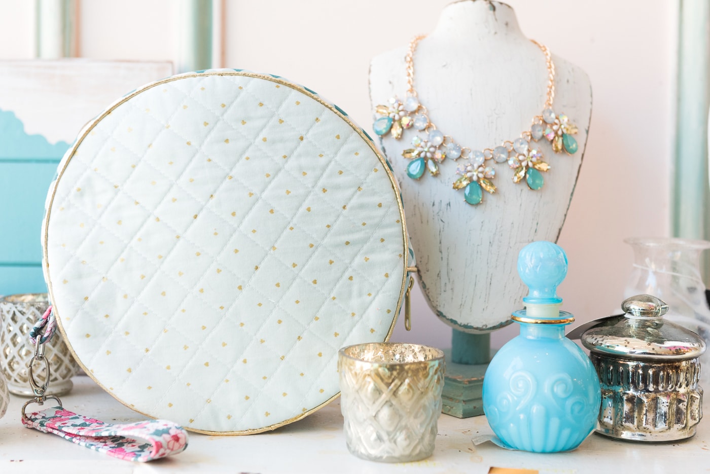 Alice bag round bag sewing pattern by Melissa Mortenson - such a cute bag to sew!