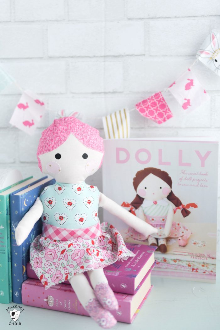 Review of the Dolly Book by Elea Lutz- lots of cute patterns for handmade dolls and accessories 