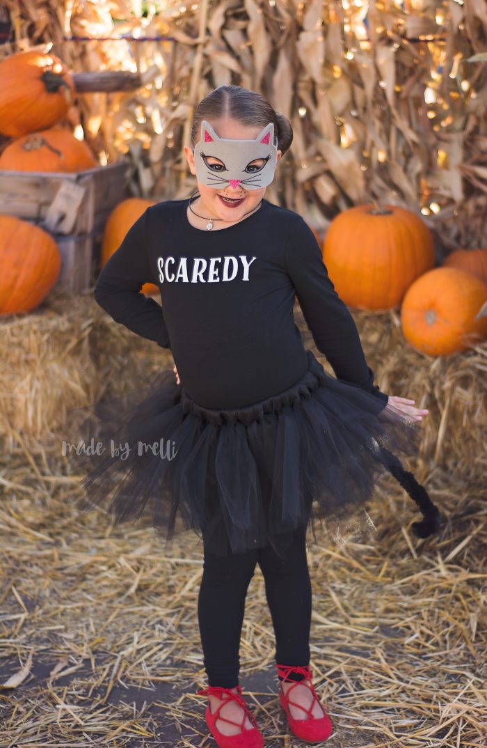 Adorable and EASY DIY Scaredy Cat Costume by Made by Melli - such a fun and quick DIY Costume idea - #halloween #halloweencostume #catcostume #diycostume #easyhalloweencostume #tutorial #cricut #ironon