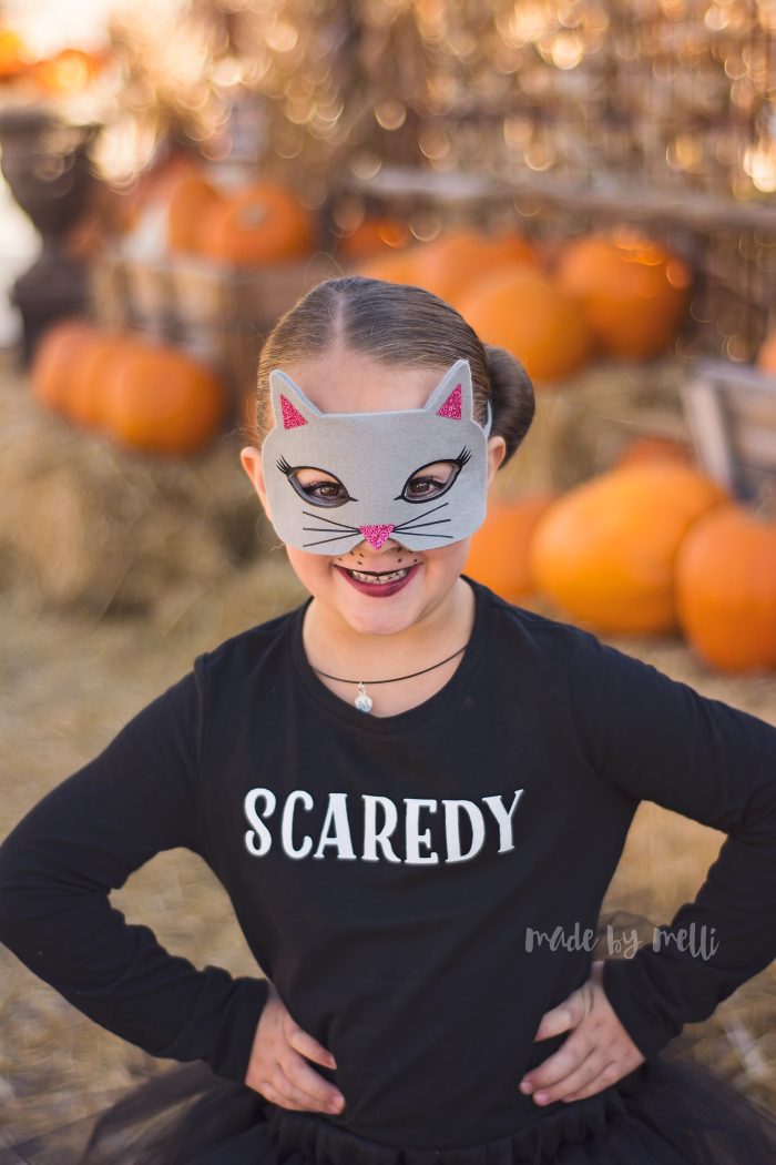 Adorable and EASY DIY Scaredy Cat Costume by Made by Melli - such a fun and quick DIY Costume idea - #halloween #halloweencostume #catcostume #diycostume #easyhalloweencostume #tutorial #cricut #ironon