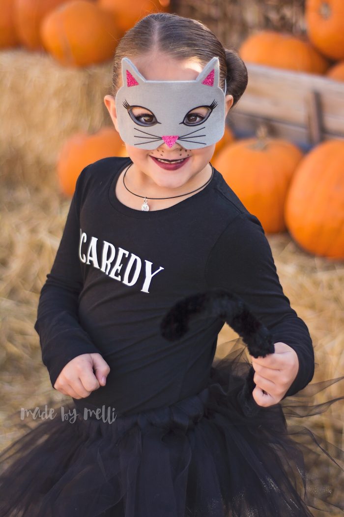 Adorable and EASY DIY Scaredy Cat Costume by Made by Melli - such a fun and quick DIY Costume idea - #halloween #halloweencostume #catcostume #diycostume #easyhalloweencostume #tutorial #cricut #ironon