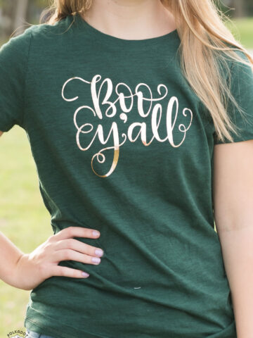 How to make cute Halloween t shirts with iron ons and a review of the new Cricut EasyPress machine. Includes free cut files inspired by Disney's Haunted Mansion themed t-shirts for Halloween