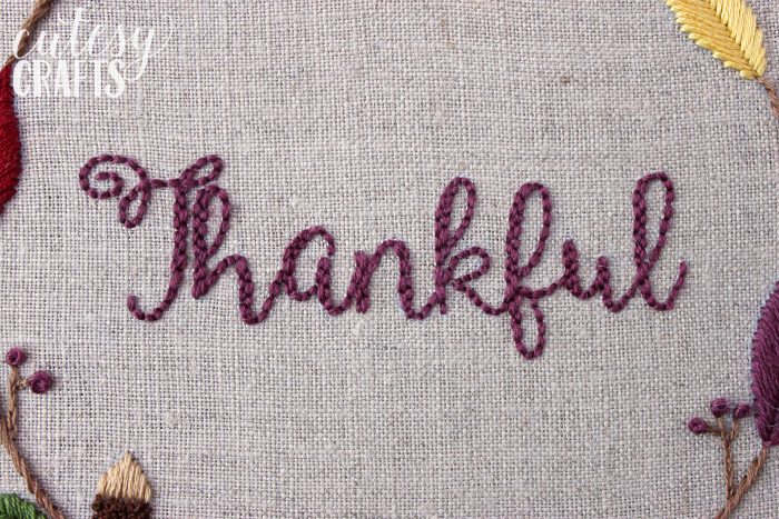 Thanksgiving Embroidery Pattern by Cutesy Crafts - a free embroidery pattern perfect for Thanksgiving! #Thanksgiving #ThanksgivingCrafts #ThanksgivingCraftIdeas #EmbroideryPattern #Embroidery #EmbroideryHoop #Fall #autumn