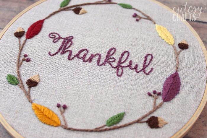 Thanksgiving Embroidery Pattern by Cutesy Crafts - a free embroidery pattern perfect for Thanksgiving! #Thanksgiving #ThanksgivingCrafts #ThanksgivingCraftIdeas #EmbroideryPattern #Embroidery #EmbroideryHoop #Fall #autumn