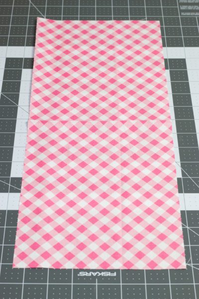 Quick and easy 5 Minute Fabric Gift Bag Tutorial - #handmadegift #sewing #sewingtutorial #giftbag #diygiftbag