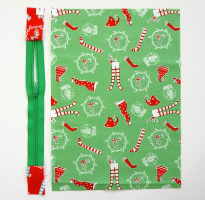 A free sewing tutorial for a Christmas Planner Cover - how to make a DIY Planner for Christmas - cute Christmas planners #Christmas #Planner #Planners #DIYPlanners #ChristmasPlanner #PlannerCover